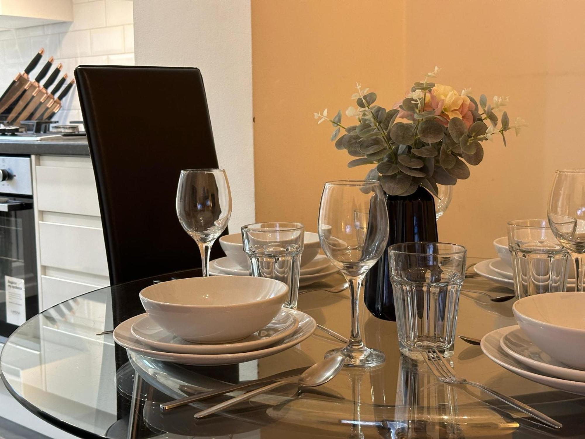 1-Bedroom Flat With Small Garden & Paid Parking In Finsbury Park, Highbury Londra Esterno foto
